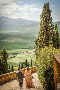 Bridal couple in Tuscany