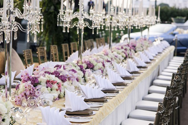 Castle wedding in an elegant atmosphere