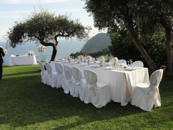 Setting for intimate outdoor wedding reception in the Cinque Terre