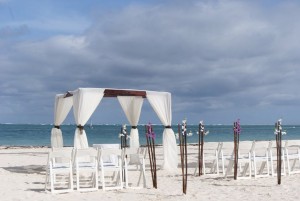 Elegant wedding setting on the beach