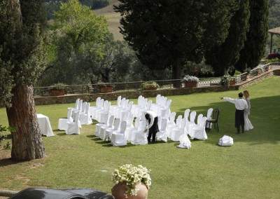 Outdoor wedding in Tuscany