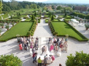 Civil wedding in Tuscan garden
