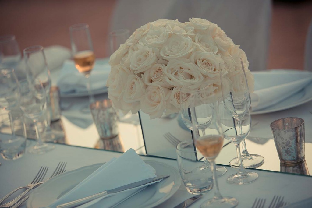 Wedding decoration with white Roses