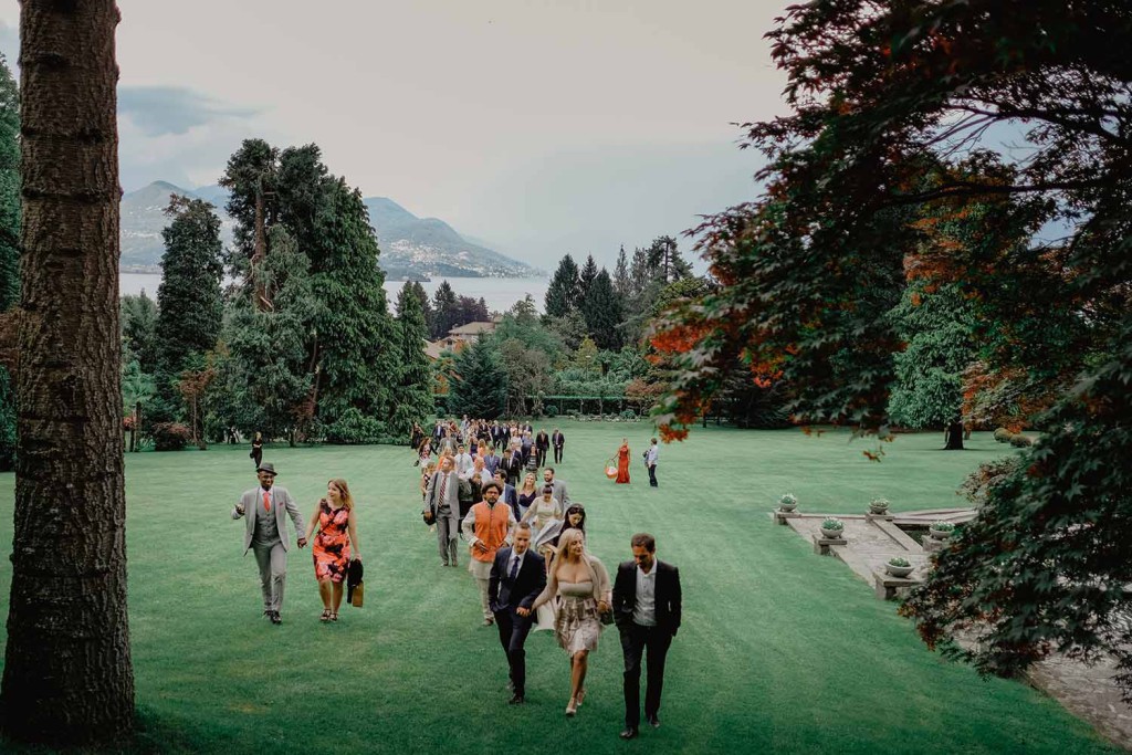 guests in the garden of a villa on Lake Maggiore